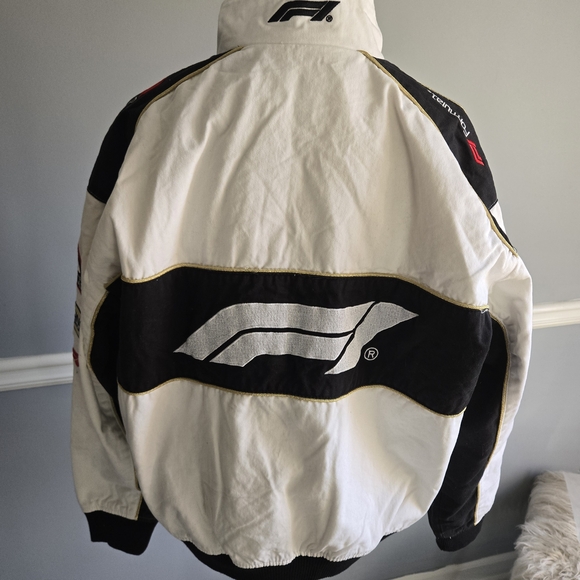 White & Black 'Formula' Motorsport Jacket - The Pinnacle of Motorsport - Picture 6 of 8